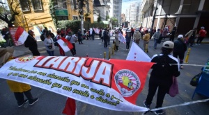 Maestros mantienen protestas mientras  esperan la reunión con el Ministro de Educación