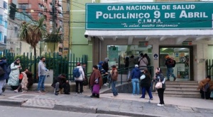 “Ya no entregan ni paracetamol”, denuncian maestros y anuncian bloqueo de calles contra la mala atención en la CNS 1