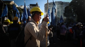 Precariedad del sistema de pensiones en Latinoamérica obliga a trabajar más allá de los 65 1