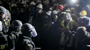 Protestas propalestinas se extienden de costa a costa en EEUU, generando arrestos y violencia 1