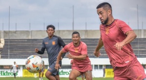 The Strongest hace fútbol en Achumani aún sin su nuevo entrenador