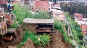 Familiares exhuman cuatro cuerpos en  cementerio de Ovejuyo afectado por un deslizamiento 1