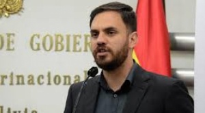 Ministro de Gobierno analiza el plan de operaciones para aprehender a Morales  1