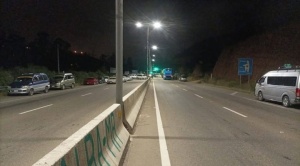 Instalan bloqueos en rutas que unen Cochabamba con el occidente y oriente del país por el mal estado de las vías 1
