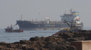 Las filas empeoran en surtidores y YPFB  informa que 7 buques descargarán 190  millones de litros de combustible en Arica  1