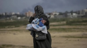 Casi 700 escritores francófonos, irlandeses y británicos piden calificar los ataques a Gaza como “genocidio” 1