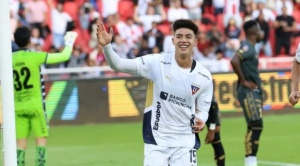 Con una pirueta, Villamil anota un lindo gol en el clásico de Quito