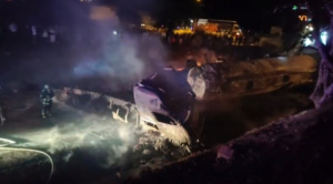 Cisterna choca con camión y desata incendio en Tutimayu, Cochabamba