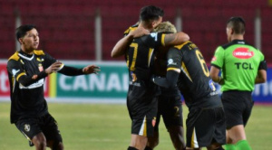 Real Oruro gana en Potosí gracias a una notable remontada 