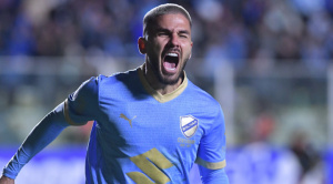 Bolívar logra una goleada que le cae del cielo