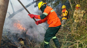 Gobierno refuerza patrullajes en el Tunari contra incendios y alerta fuertes vientos en 7 departamentos
