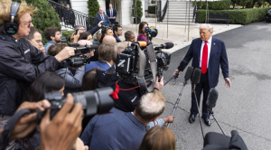 Trump asegura que EEUU atacó a una tercera embarcación con drogas en el mar Caribe