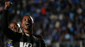 La pesadilla de Bolívar: el Mineiro le hace dos goles en el final del primer tiempo