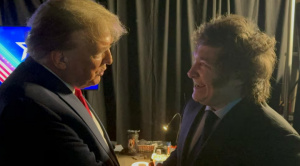 Trump le dijo a Milei que si pierde las elecciones “no será generoso” con Argentina; enseguida el mercado de valores cayó
