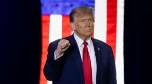 Trump dice que EEUU atacó un submarino cargado con droga; no se refiere a supuestos sobrevivientes bajo custodia