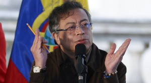 Trump llama a Petro "líder del narcotráfico" y anuncia fin de ayuda financiera a Colombia