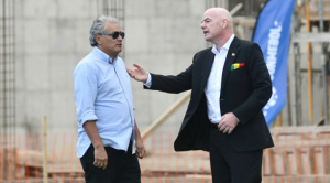 Infantino anuncia que Bolivia será sede de “un Mundial”