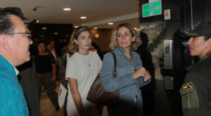 Esposa de Paz e hija mayor visitan la ALP para conocer espacios para el acto de posesión