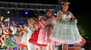 Pasarela de la Chola Paceña del Bicentenario se transforma en explosión de colores y glamour