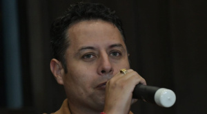 Lara dice que sugerirá a Paz que emita un decreto para anular el bono navideño a funcionarios