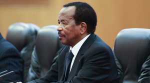El camerunés Biya, el presidente más viejo del mundo, jura con 92 años para un octavo mandato