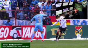 VAR: “La manga es muy larga” y “está extendida en medio del brazo” 