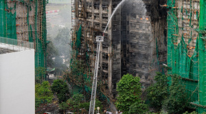 Aumentan a 65 los muertos y 279 desaparecidos en el peor incendio de Hong Kong en 30 años