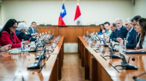 Perú y Chile inician diálogo por crisis migratoria; en sus frontera cientos de inmigrantes están atrapados