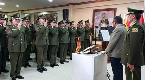 Posesionan a nuevos comandantes y directores de la Policía, con llamado a la transparencia