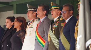 Lara viste uniforme policial durante el acto de egreso de la Anapol