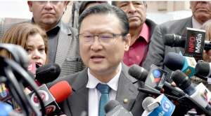 Policía informa que Chi está aprehendido por denuncia de “práctica médica no adecuada”