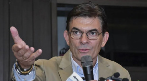 Paz exige "cárcel para los corruptos” y alerta que exjefes de YPFB no pueden seguir huyendo