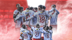 Always Ready alista su fiesta con grupos musicales, trofeo y medallas