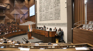 Cámara de Diputados declara cuarto intermedio para que la directiva se reúna con jefes de bancada