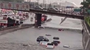 Vías anegadas, autos bajo agua y un shoping inundado: granizada azotó a Buenos Aires
