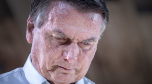 Bolsonaro recibe alta médica y vuelve a prisión tras ocho días hospitalizado