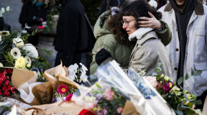 Sospechan que incendio en bar suizo se generó por bengalas en botellas de champán 