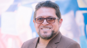 Funcionario de fundación alemana llama “cipayos” a miembros del gobierno de Bolivia