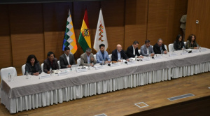 Sin presencia de ejecutivo de la COB, prosigue diálogo entre organizaciones y el Gobierno