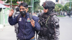 Doce detenidos y 1.800 policías desplegados para resguardar el centro de La Paz tras enfrentamientos