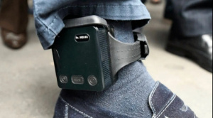 Campaña ciudadana propone manillas y tobilleras electrónicas bajo control civil para descomprimir cárceles