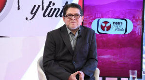 Fundación alemana llama “mensajes polémicos” a los posts de Exeni y “se distancia de ellos”