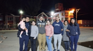 “Estamos a nuestra suerte”: ocho bolivianos, entre ellos una bebé y una adulta mayor, siguen varados en El Tolar