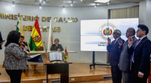 Ministra Flores posesiona a tres nuevos directores de cajas de salud