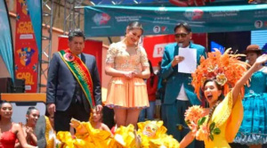 Arranca el Carnaval Paceño con el Desentierro del Pepino 