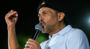 Camacho anuncia plan de desalojo de 300 predios avasallados en Santa Cruz