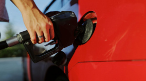 Gobierno activa seguro para reparar vehículos dañados por combustible observado 