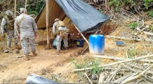 Operativo estatal desmantela campamento de minería ilegal que devastó un área del cerro San Simón, en Beni