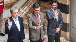 Tras distanciamiento por "ideologias", Paz recibe credenciales de embajadores de Perú y Japón 