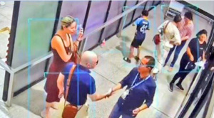 Aprehenden a tres funcionarios de Aduana por el caso de las 32 maletas ingresadas sin control en Viru Viru